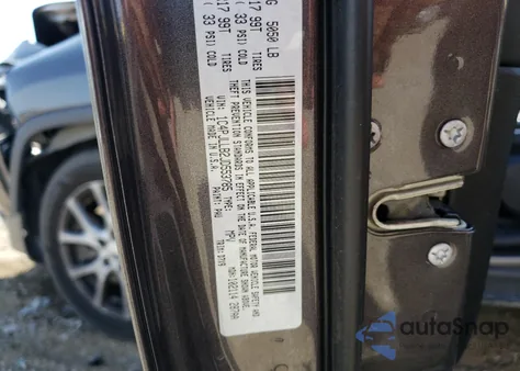 2018 Jeep Cherokee Latitude Plus from USA, damaged, VIN 553785
